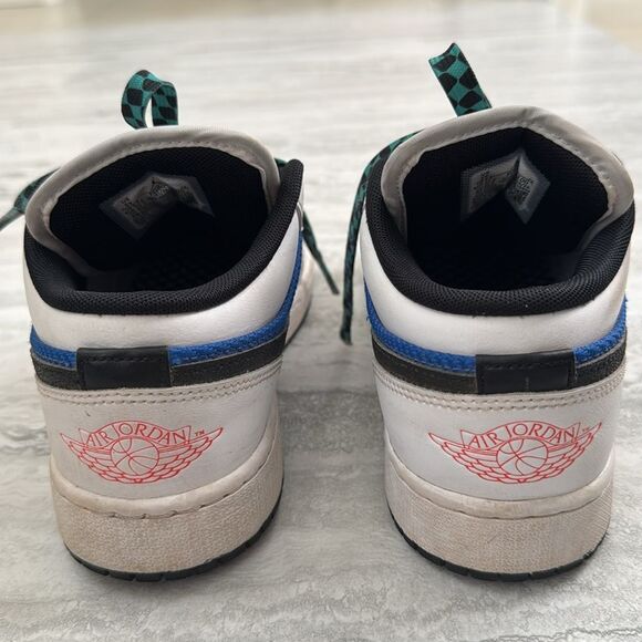 NIKE AIR JORDAN 1 Low SE White Hyper Royal Boys Sneakers - Picture 6 of 15